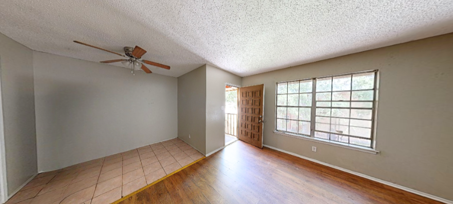600 East Crockett Street - E3