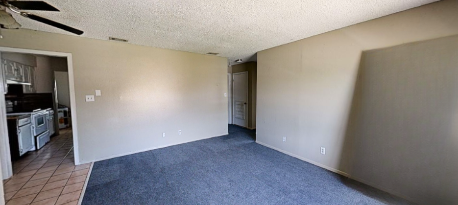 600 East Crockett Street - D4
